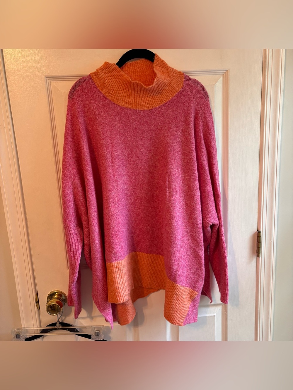 J.Marie Hot Pink & Orange Oversized Turtleneck Sweater Size S/M
Bright, bold &